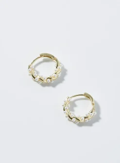 Small pearl twisted earrings