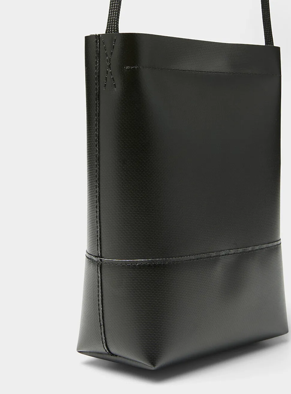 Small solid canvas bucket bag