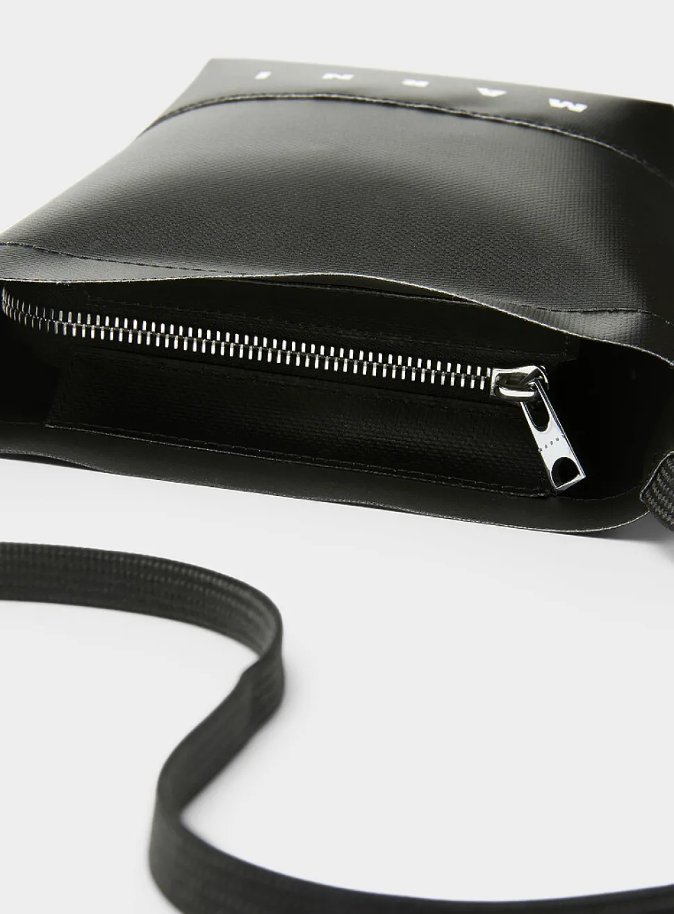 Small solid canvas bucket bag