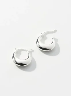 Small voluminous hoops