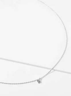 Small zirconia pendant necklace