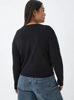 Small-button fine-knit cardigan