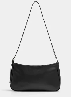 Smooth minimalist baguette bag
