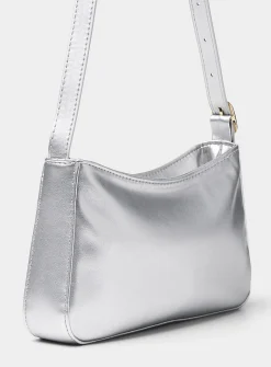 Smooth minimalist baguette bag