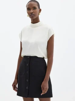 Soft piqué-textured buttoned skirt
