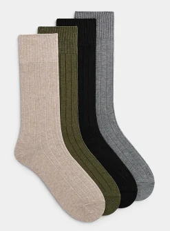Solid ribbed dress socks