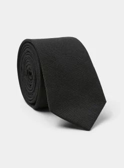 Solid wool tie