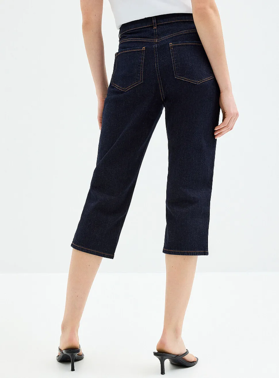 Structured capri jean