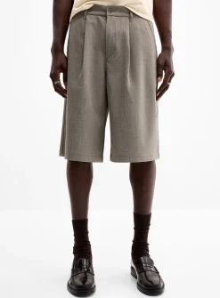 Two-tone soft twill pleated Bermudas