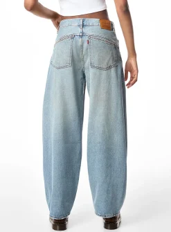Ultra-wide-leg barrel-leg jean