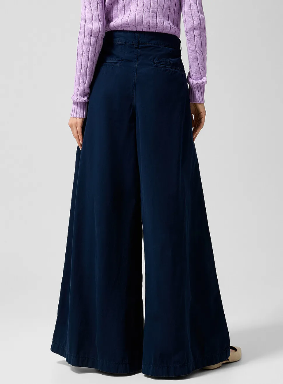 Ultra-wide-leg poplin jean