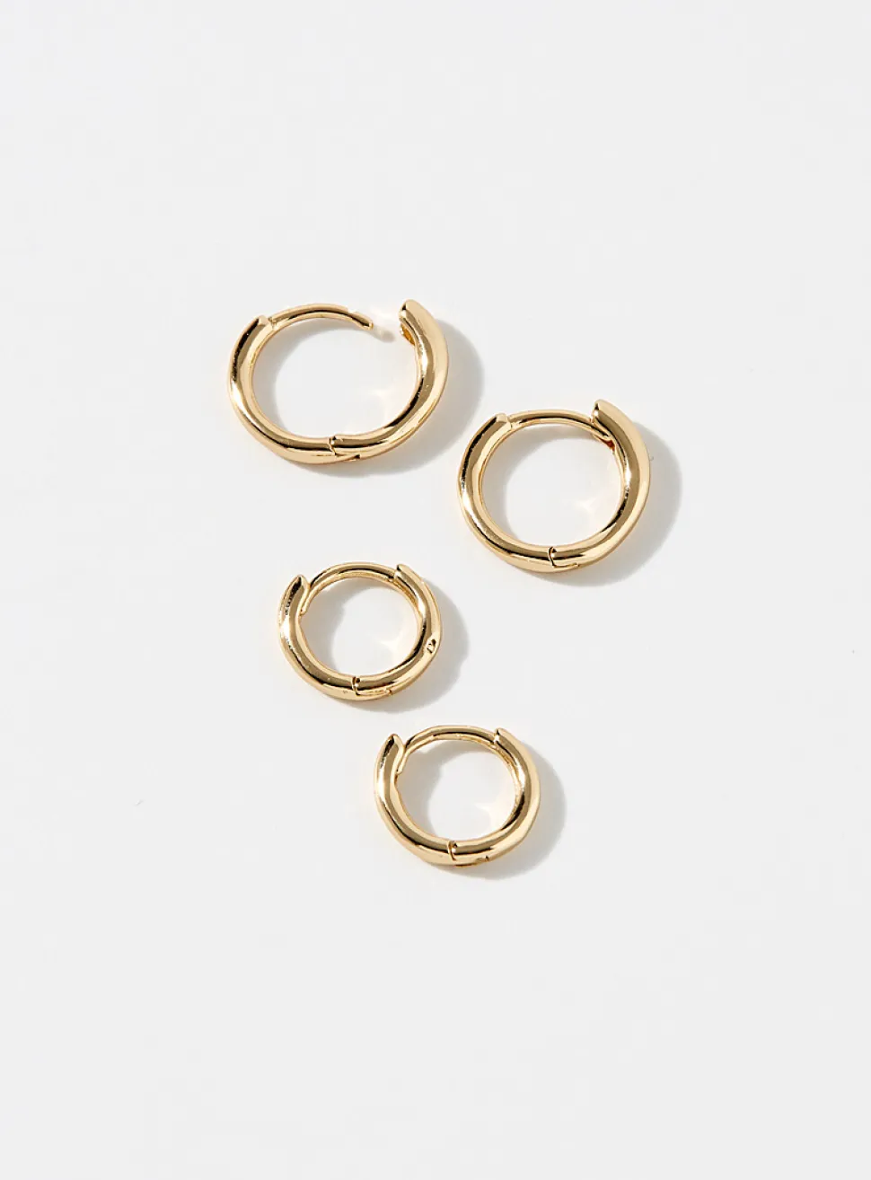 Varied metallic hoops