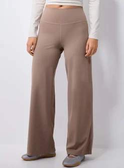 Velvety wide-leg pant
