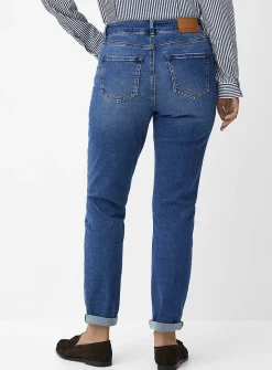 Very stretchy faded jean