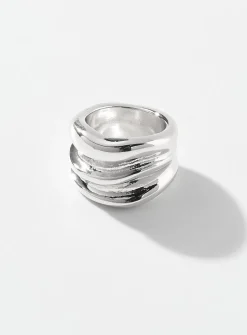 Wide wavy ring