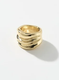 Wide wavy ring