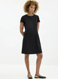 Zip-up slit-collar dress